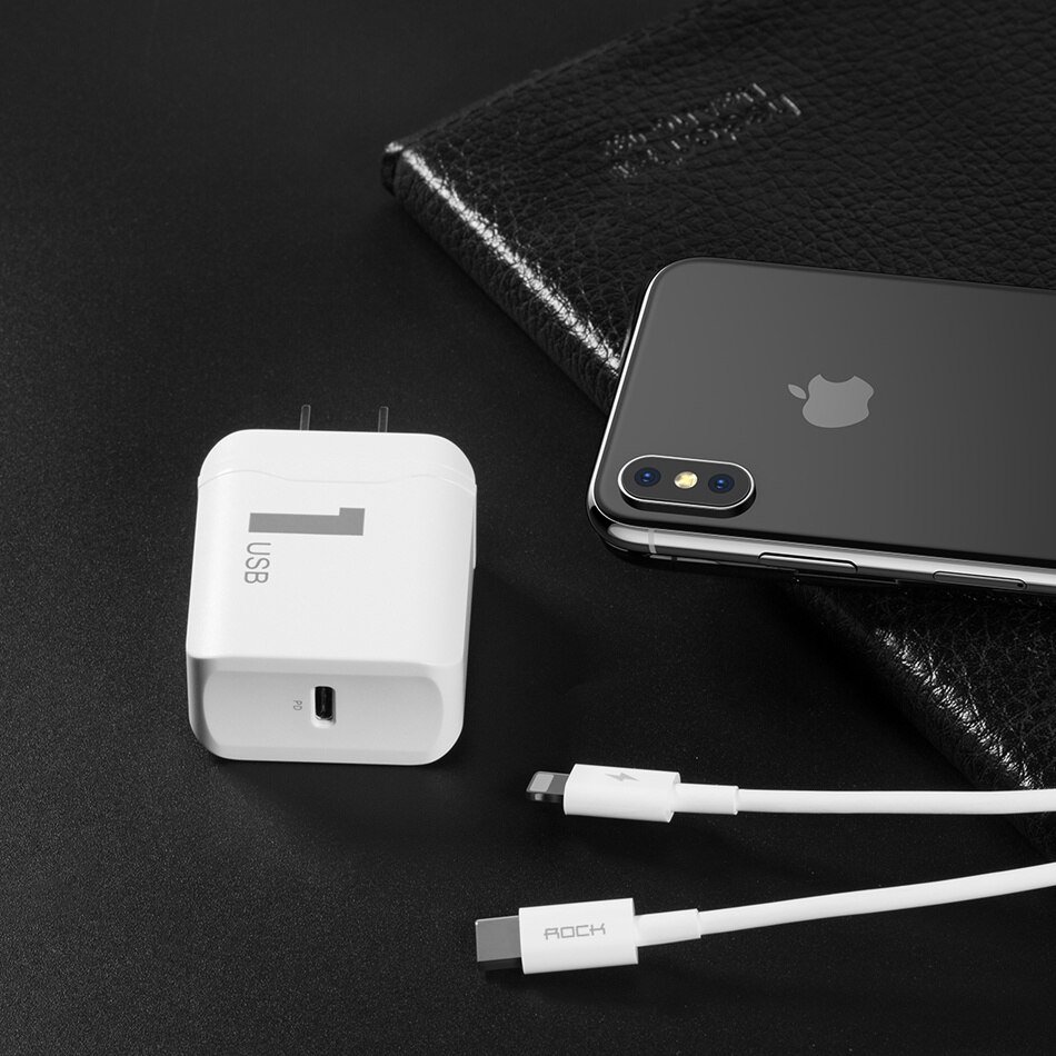Сетевой адаптер Rock T12 PD travel charger Чёрный Сетевой адаптер Rock T12 PD travel charger Чёрный