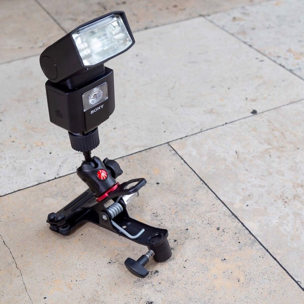 Зажим Manfrotto 175F-2 с холодным башмаком Зажим Manfrotto 175F-2 с холодным башмаком