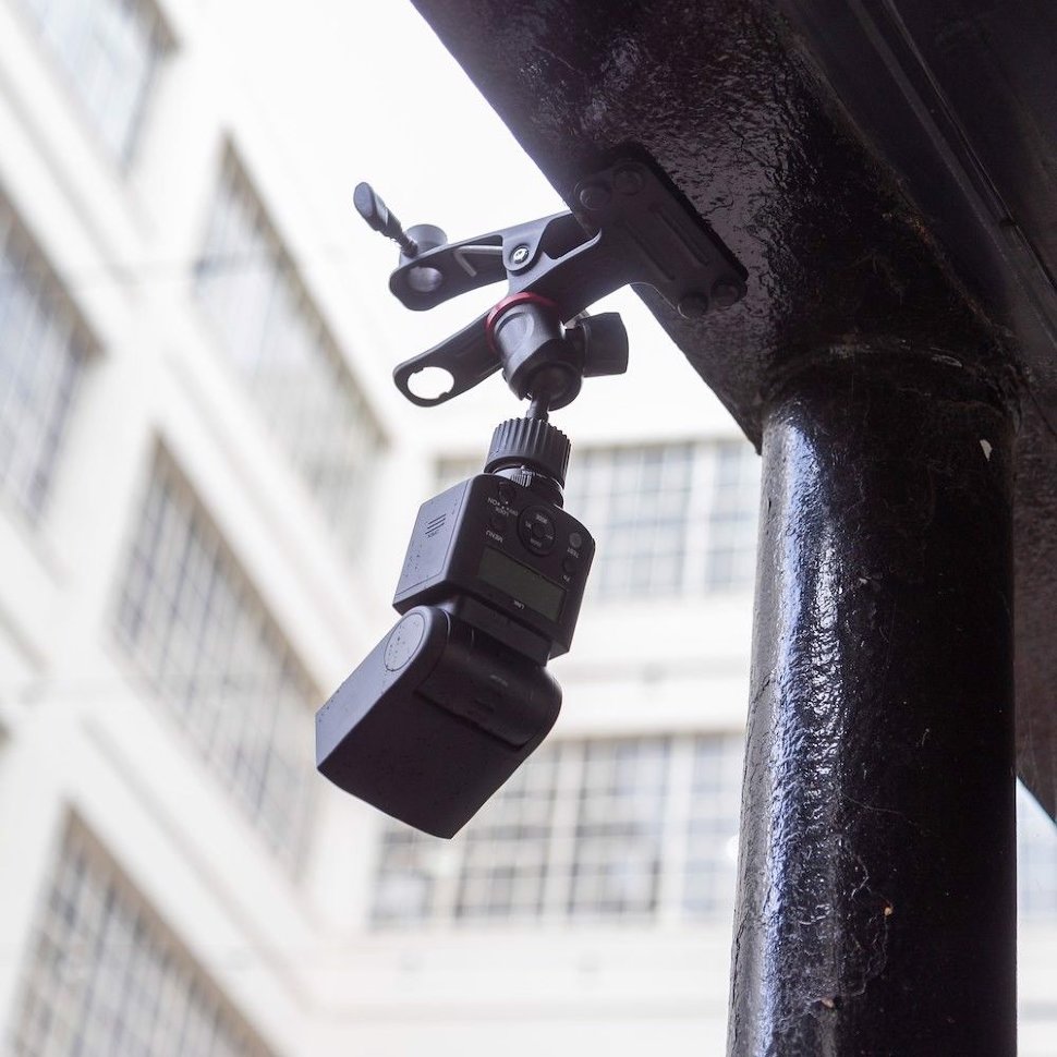 Зажим Manfrotto 175F-2 с холодным башмаком Зажим Manfrotto 175F-2 с холодным башмаком