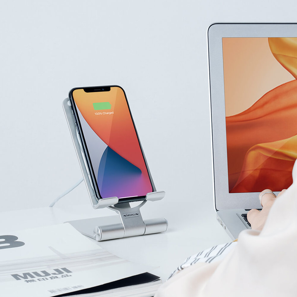 Беспроводная зарядка Nillkin PowerHold Mini 15W Серая Беспроводная зарядка Nillkin PowerHold Mini 15W Серая