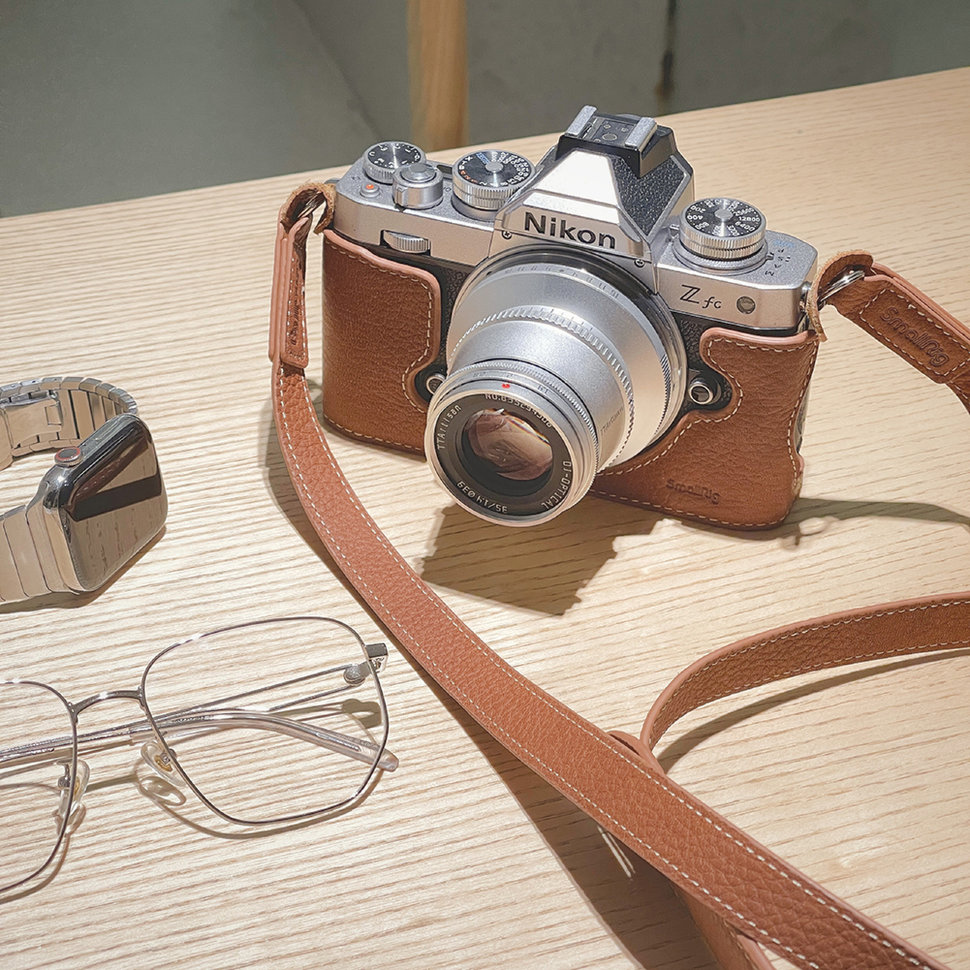 Чехол с шейным ремнем SmallRig 3481 для Nikon Z fc Чехол с шейным ремнем SmallRig 3481 для Nikon Z fc