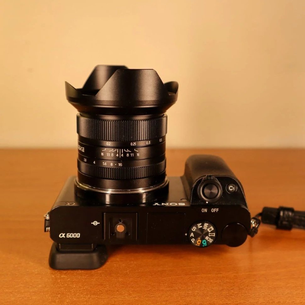 Объектив Meike 12mm F2.0 X-mount Объектив Meike 12mm F2.0 X-mount