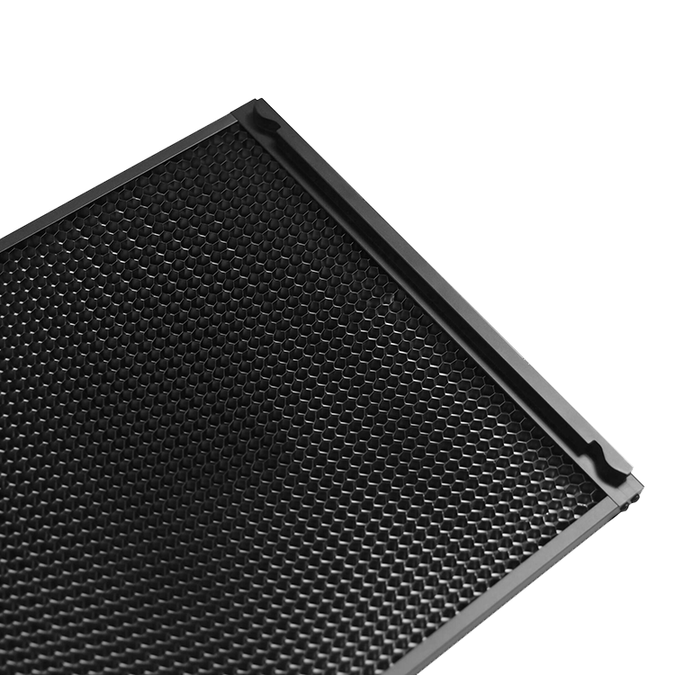 Соты Aputure Metal Grid 45° для NOVA P600c Соты Aputure Metal Grid 45° для NOVA P600c
