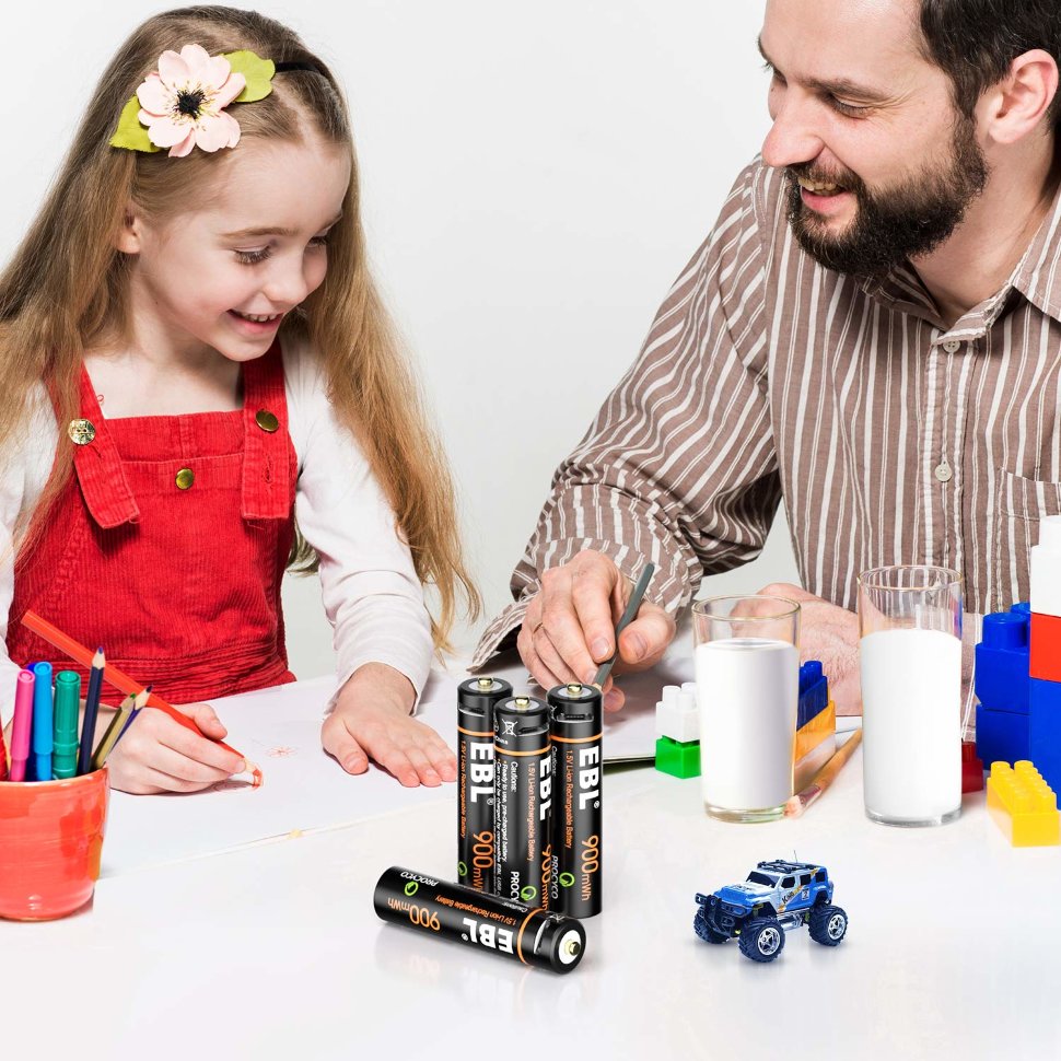 Комплект аккумуляторных батарей EBL USB Rechargeable AAA 1.5V 900mwh (4шт + зарядный кабель) Комплект аккумуляторных батарей EBL USB Rechargeable AAA 1.5V 900mwh (4шт + зарядный кабель)