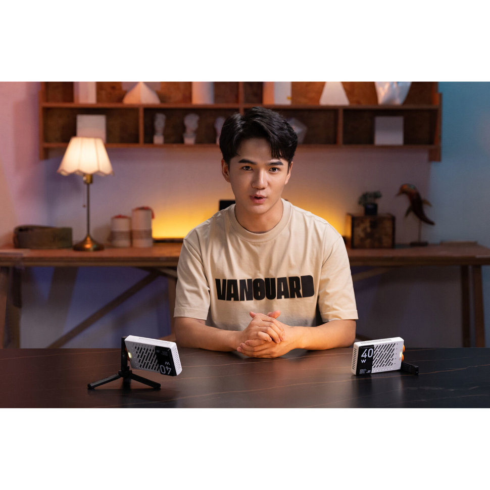 Осветитель Zhiyun FIVERAY M40 Белый Осветитель Zhiyun FIVERAY M40 Белый