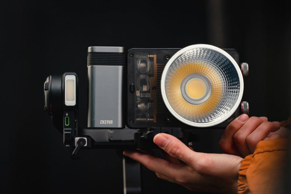 Осветитель Zhiyun MOLUS X100 Осветитель Zhiyun MOLUS X100