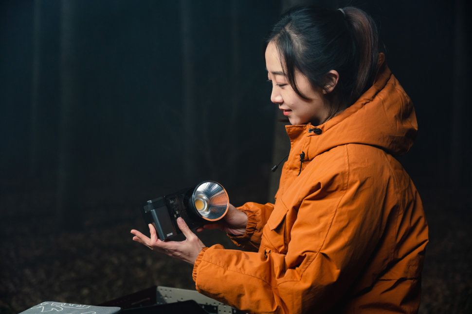 Осветитель Zhiyun MOLUS X100 Осветитель Zhiyun MOLUS X100