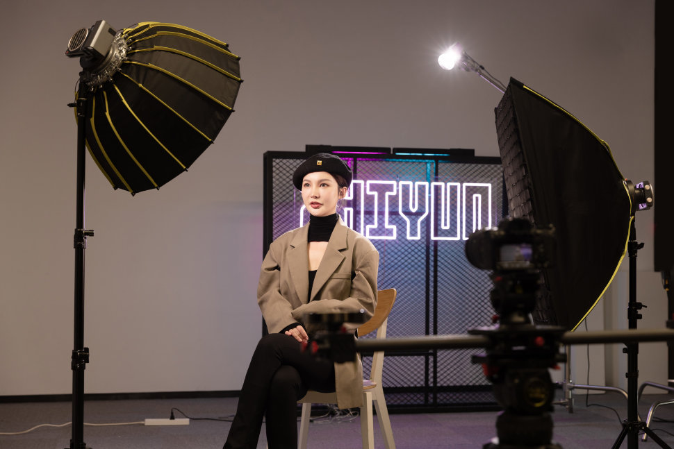 Осветитель Zhiyun MOLUS X100 Осветитель Zhiyun MOLUS X100