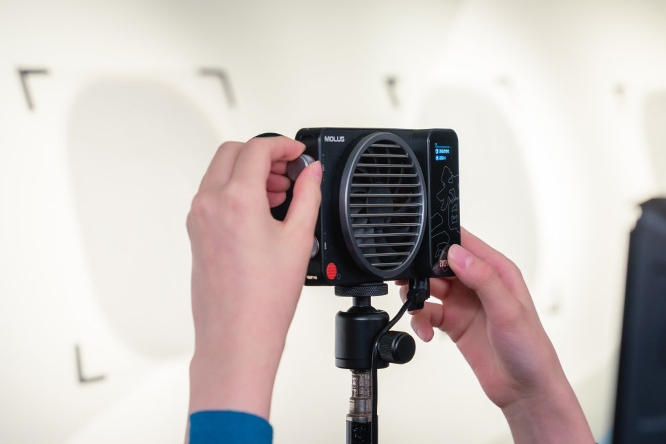 Осветитель Zhiyun MOLUS X100 Combo Осветитель Zhiyun MOLUS X100 Combo