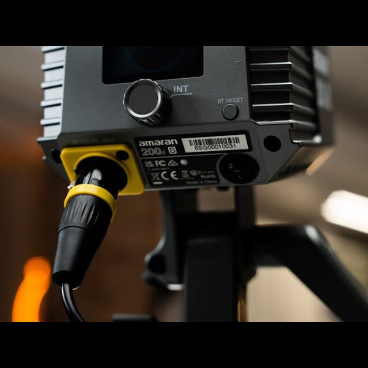 Осветитель amaran 200d S Осветитель amaran 200d S