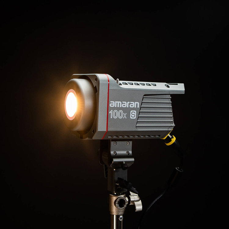 Осветитель amaran 100x S Осветитель amaran 100x S