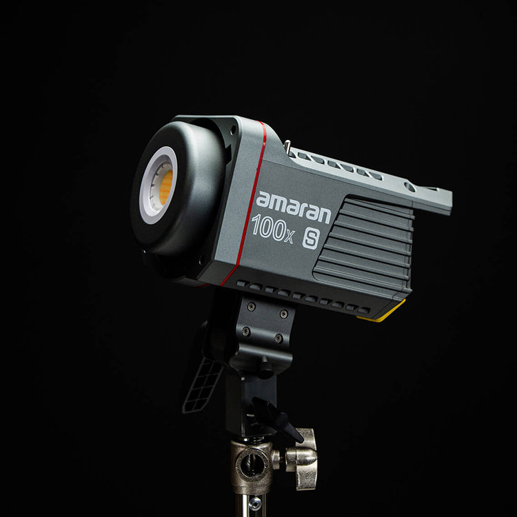Осветитель amaran 100x S Осветитель amaran 100x S