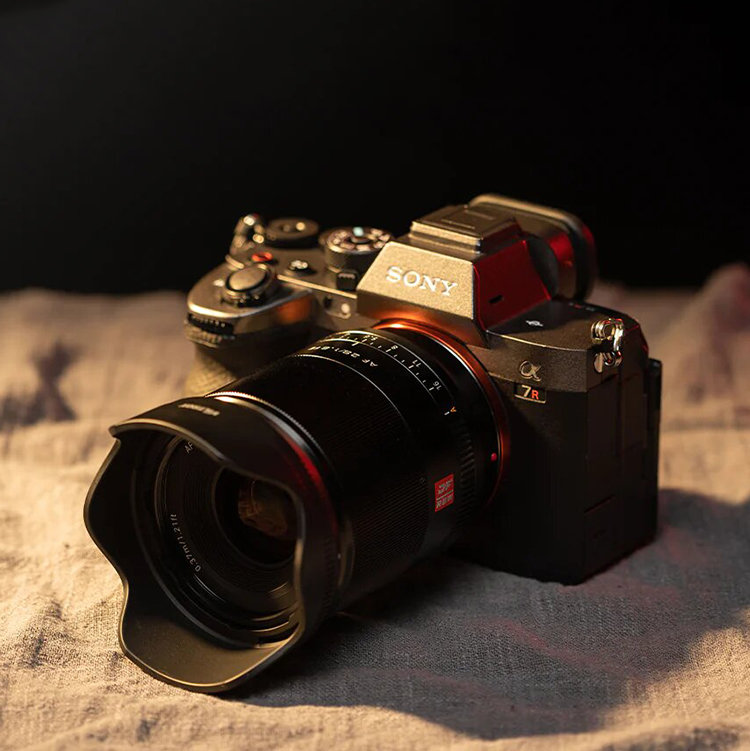 Объектив Viltrox AF 28mm F1.8 E-mount Объектив Viltrox AF 28mm F1.8 E-mount