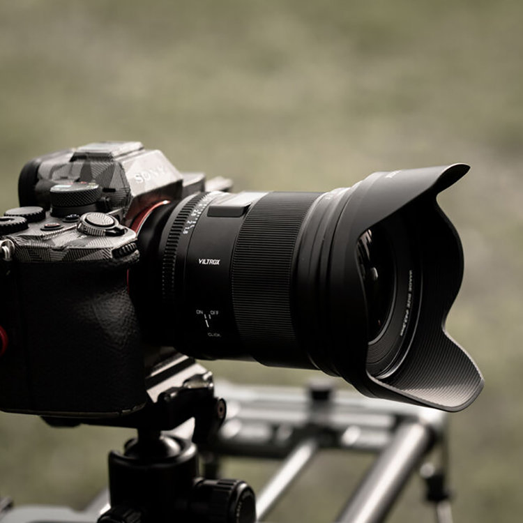 Объектив Viltrox AF 16mm F1.8 E-mount Объектив Viltrox AF 16mm F1.8 E-mount