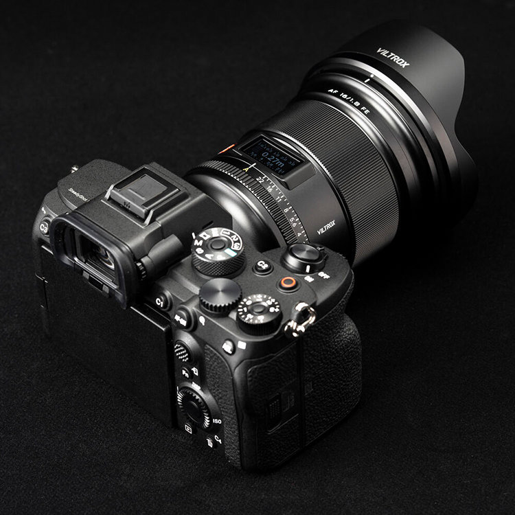 Объектив Viltrox AF 16mm F1.8 E-mount Объектив Viltrox AF 16mm F1.8 E-mount