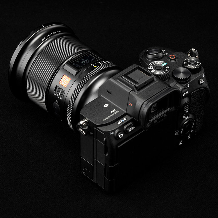 Объектив Viltrox AF 16mm F1.8 E-mount Объектив Viltrox AF 16mm F1.8 E-mount