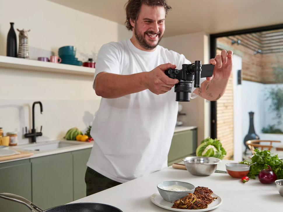 Беззеркальная камера Canon EOS R50 Kit (18-45 + 55-210 RF) Чёрная Беззеркальная камера Canon EOS R50 Kit (18-45 + 55-210 RF) Чёрная