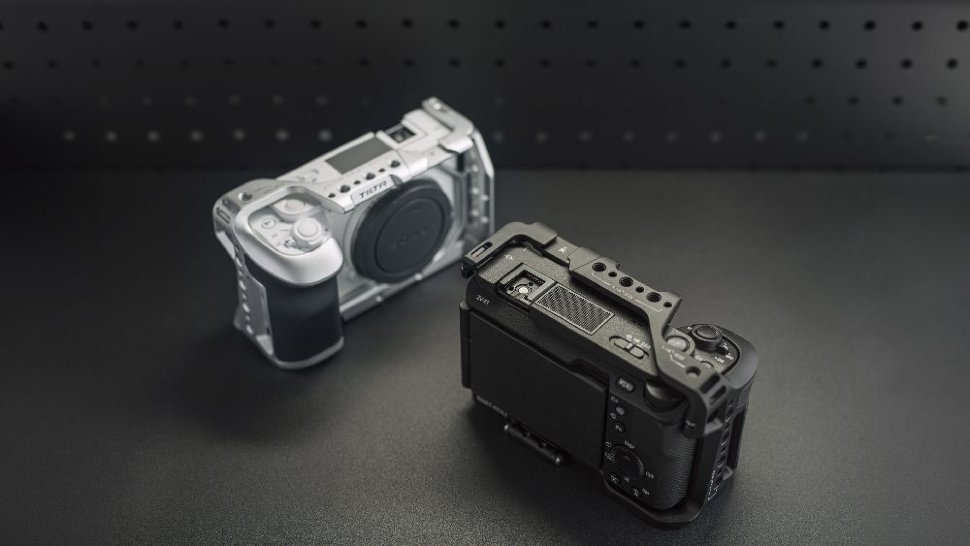 Клетка Tilta Full Cage Lightweight Kit для Sony ZV-E1 Серебро Клетка Tilta Full Cage Lightweight Kit для Sony ZV-E1 Серебро