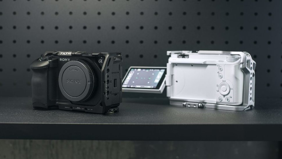 Клетка Tilta Full Cage Lightweight Kit для Sony ZV-E1 Серебро Клетка Tilta Full Cage Lightweight Kit для Sony ZV-E1 Серебро