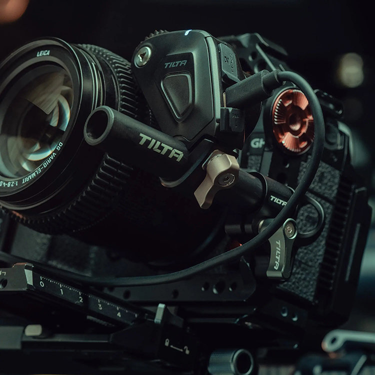 Комплект направляющих Tilta 15mm Carbon 20см (2шт) Комплект направляющих Tilta 15mm Carbon 20см (2шт)