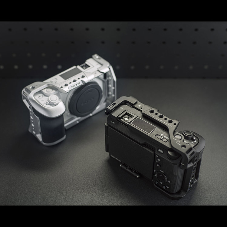 Клетка Tilta Half Cage Lightweight Kit для Sony ZV-E1 Серебро Клетка Tilta Half Cage Lightweight Kit для Sony ZV-E1 Серебро