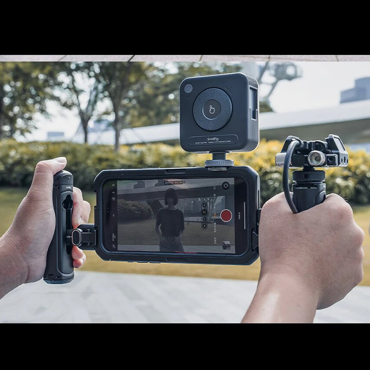 Клетка SmallRig 4398 Video Kit (Single Handheld) для iPhone 15 Pro Клетка SmallRig 4398 Video Kit (Single Handheld) для iPhone 15 Pro