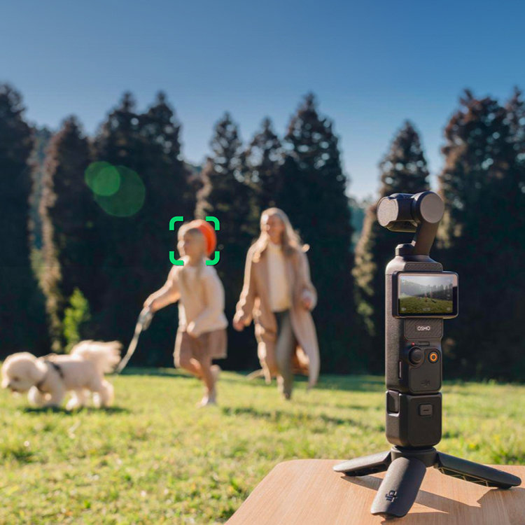 Компактная камера с трехосевой стабилизацией DJI Osmo Pocket 3 Creator Combo Компактная камера с трехосевой стабилизацией DJI Osmo Pocket 3 Creator Combo