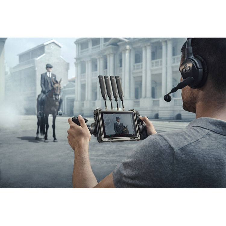 Видеосендер DJI Transmission (Standard Combo) Видеосендер DJI Transmission (Standard Combo)