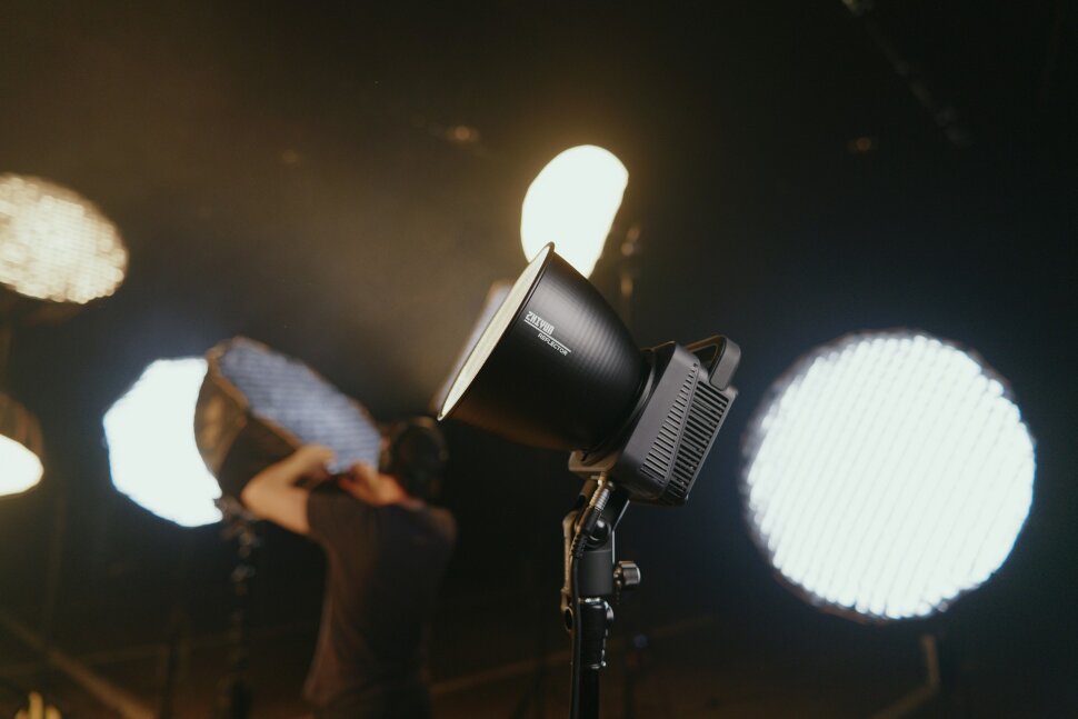 Осветитель Zhiyun MOLUS G300 Осветитель Zhiyun MOLUS G300