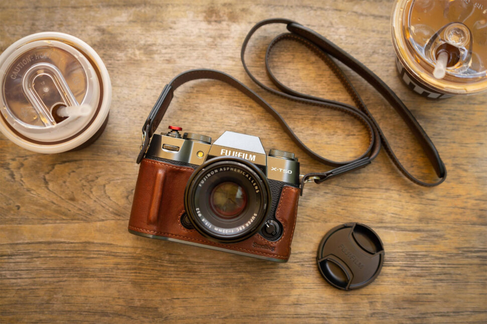 Чехол SmallRig Leather Half Case Kit для Fujifilm X-T50 Коричневый Чехол SmallRig Leather Half Case Kit для Fujifilm X-T50 Коричневый