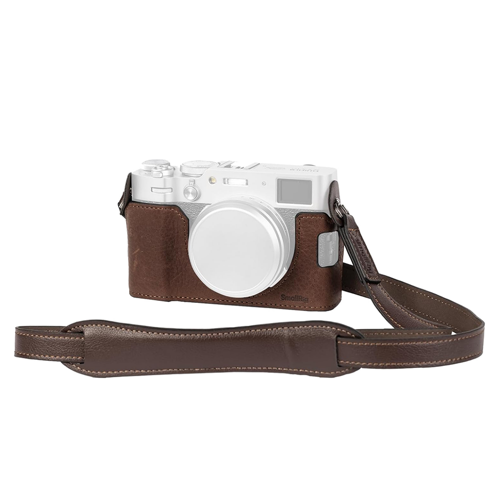Чехол SmallRig Leather Half Case Kit для Fujifilm X100VI Коричневый Чехол SmallRig Leather Half Case Kit для Fujifilm X100VI Коричневый