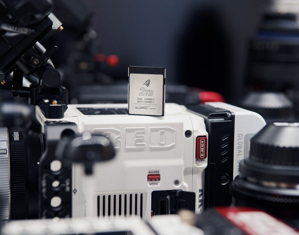 Карта памяти Exascend Archon CFexpress Type-B 2TB Карта памяти Exascend Archon CFexpress Type-B 2TB