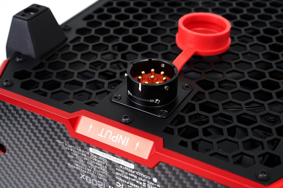 Осветитель Aputure STORM 1200X Осветитель Aputure STORM 1200X