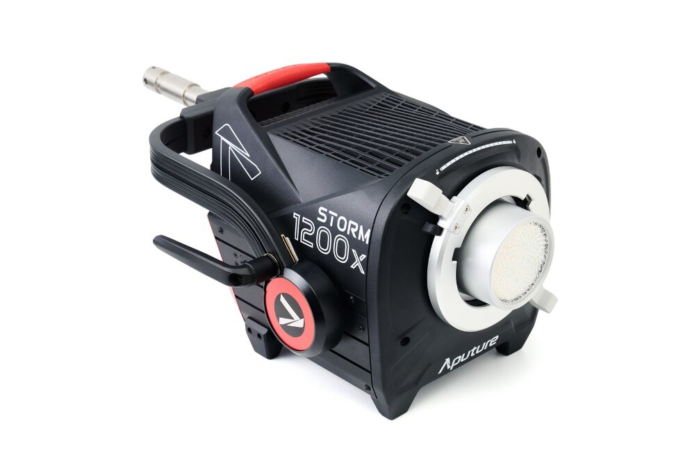 Осветитель Aputure STORM 1200X Осветитель Aputure STORM 1200X