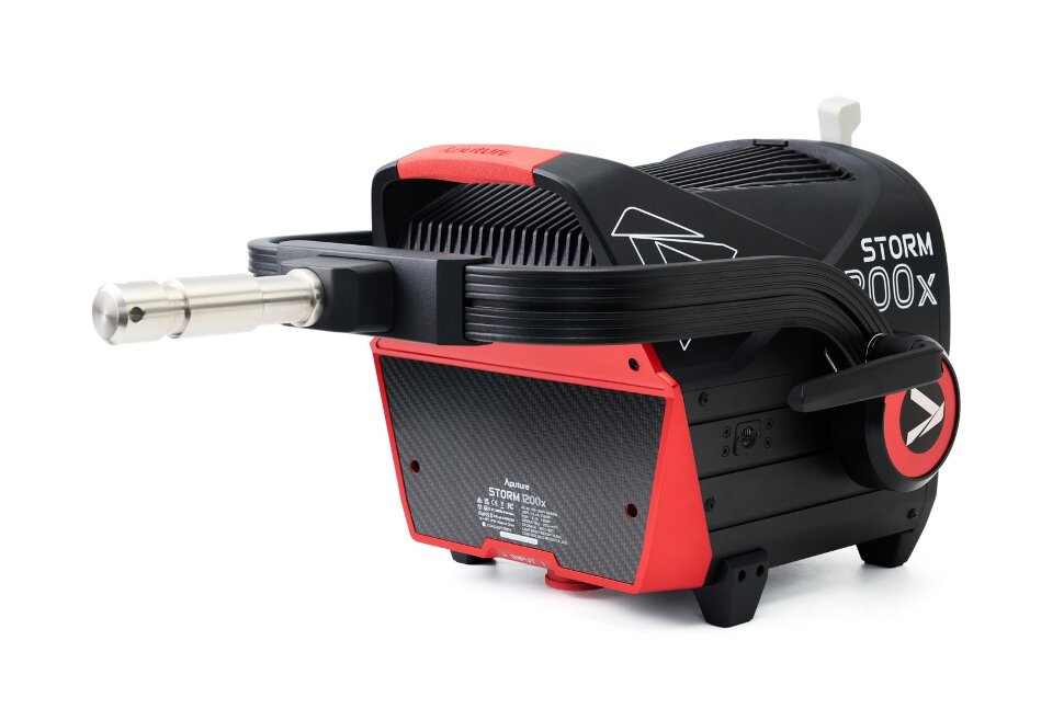 Осветитель Aputure STORM 1200X Осветитель Aputure STORM 1200X