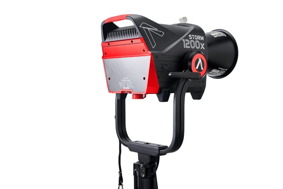 Осветитель Aputure STORM 1200X Осветитель Aputure STORM 1200X