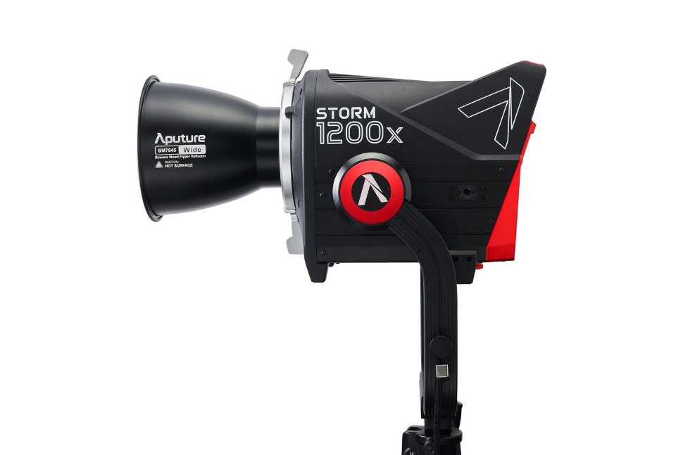 Осветитель Aputure STORM 1200X Осветитель Aputure STORM 1200X