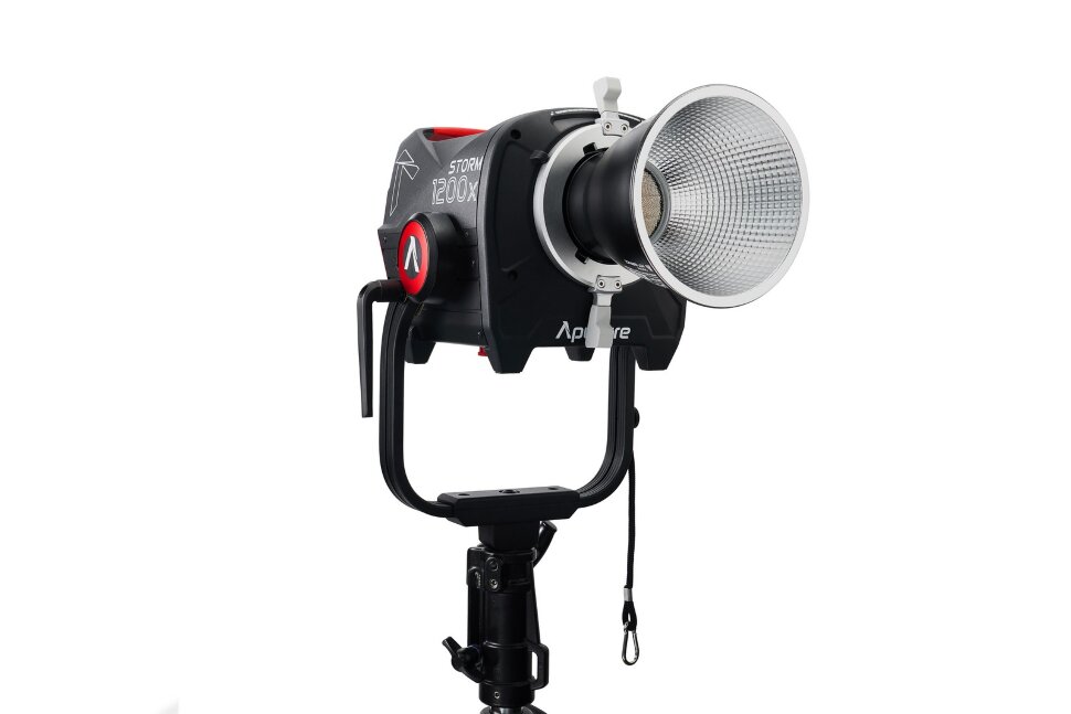 Осветитель Aputure STORM 1200X Осветитель Aputure STORM 1200X