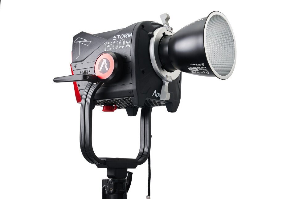 Осветитель Aputure STORM 1200X Осветитель Aputure STORM 1200X