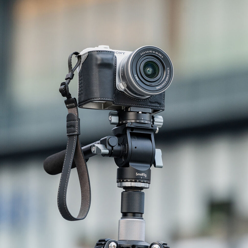 Чехол SmallRig Leather Case Kit для Sony ZV-E10 II Черный Чехол SmallRig Leather Case Kit для Sony ZV-E10 II Черный