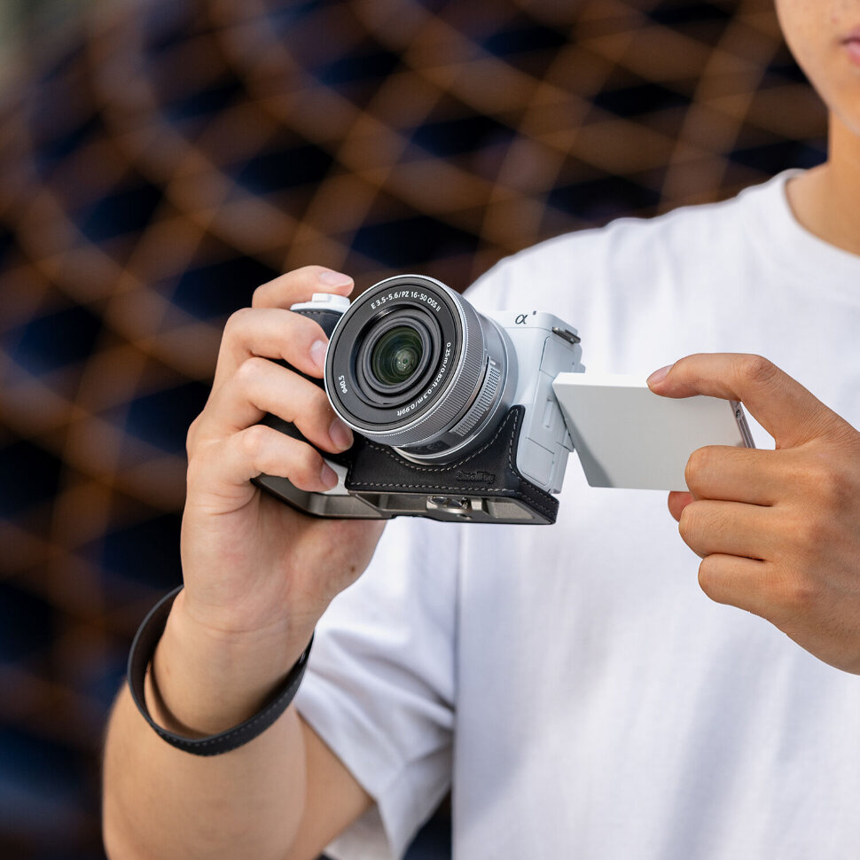 Чехол SmallRig Leather Case Kit для Sony ZV-E10 II Черный Чехол SmallRig Leather Case Kit для Sony ZV-E10 II Черный