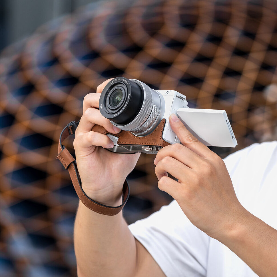 Чехол SmallRig Leather Case Kit для Sony ZV-E10 II Коричневый Чехол SmallRig Leather Case Kit для Sony ZV-E10 II Коричневый