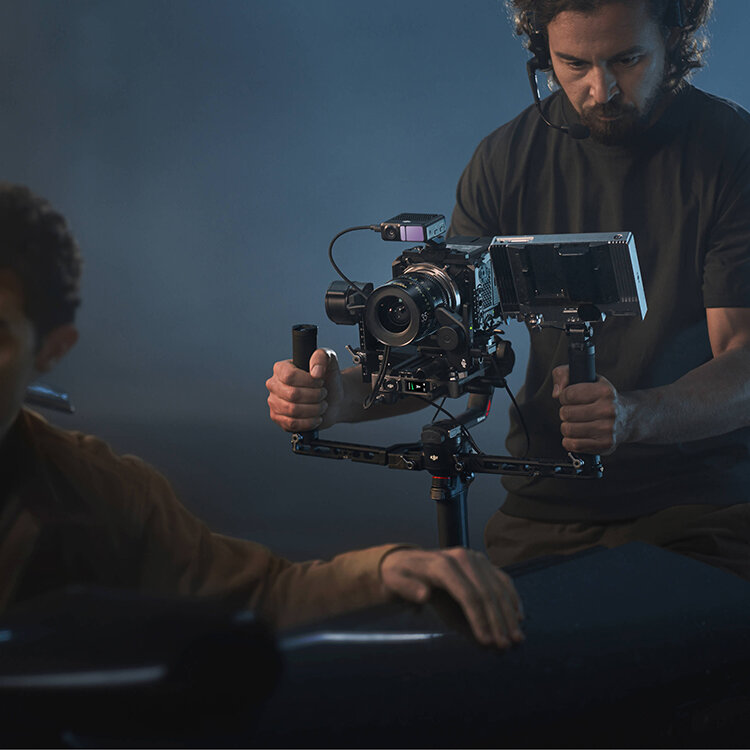 Стабилизатор DJI RS 4 Pro Combo Стабилизатор DJI RS 4 Pro Combo