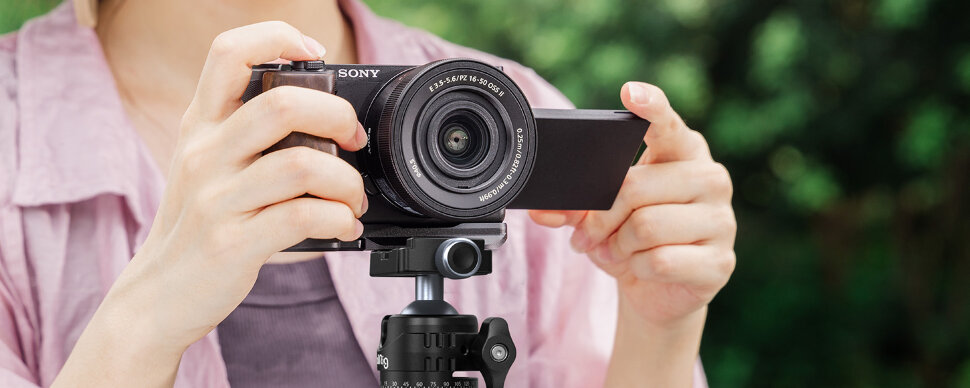 Площадка с рукояткой SmallRig 4864 для Sony ZV-E10 II Wooden Площадка с рукояткой SmallRig 4864 для Sony ZV-E10 II Wooden