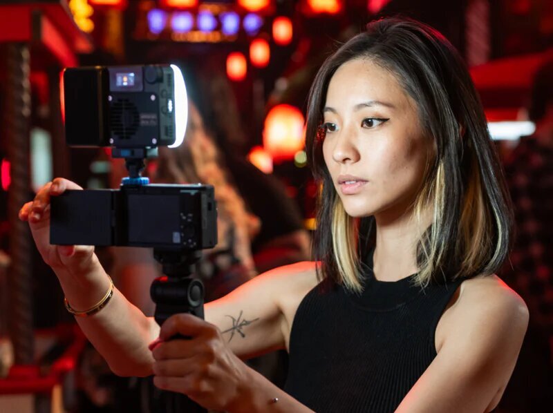 Осветитель amaran Ace 25c Белый Осветитель amaran Ace 25c Белый