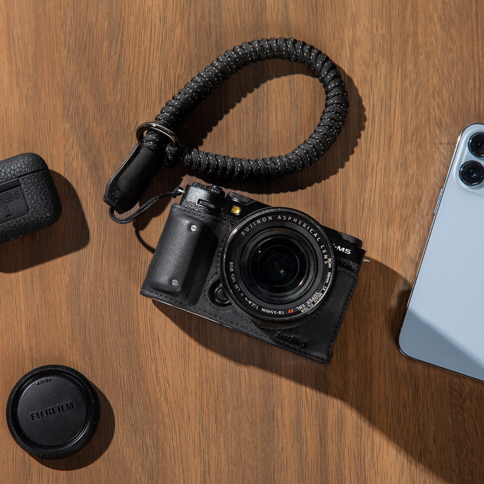 Чехол SmallRig Camera Leather Half Kit для Fujifilm X-M5 Чёрный Чехол SmallRig Camera Leather Half Kit для Fujifilm X-M5 Чёрный