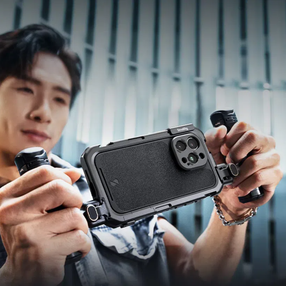 Клетка SmallRig 4828 Flagship Edition для iPhone 16 Pro Клетка SmallRig 4828 Flagship Edition для iPhone 16 Pro