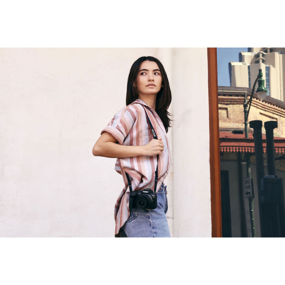 Беззеркальная камера Canon EOS R10 Kit RF-S 18-45mm IS STM Беззеркальная камера Canon EOS R10 Kit RF-S 18-45mm IS STM