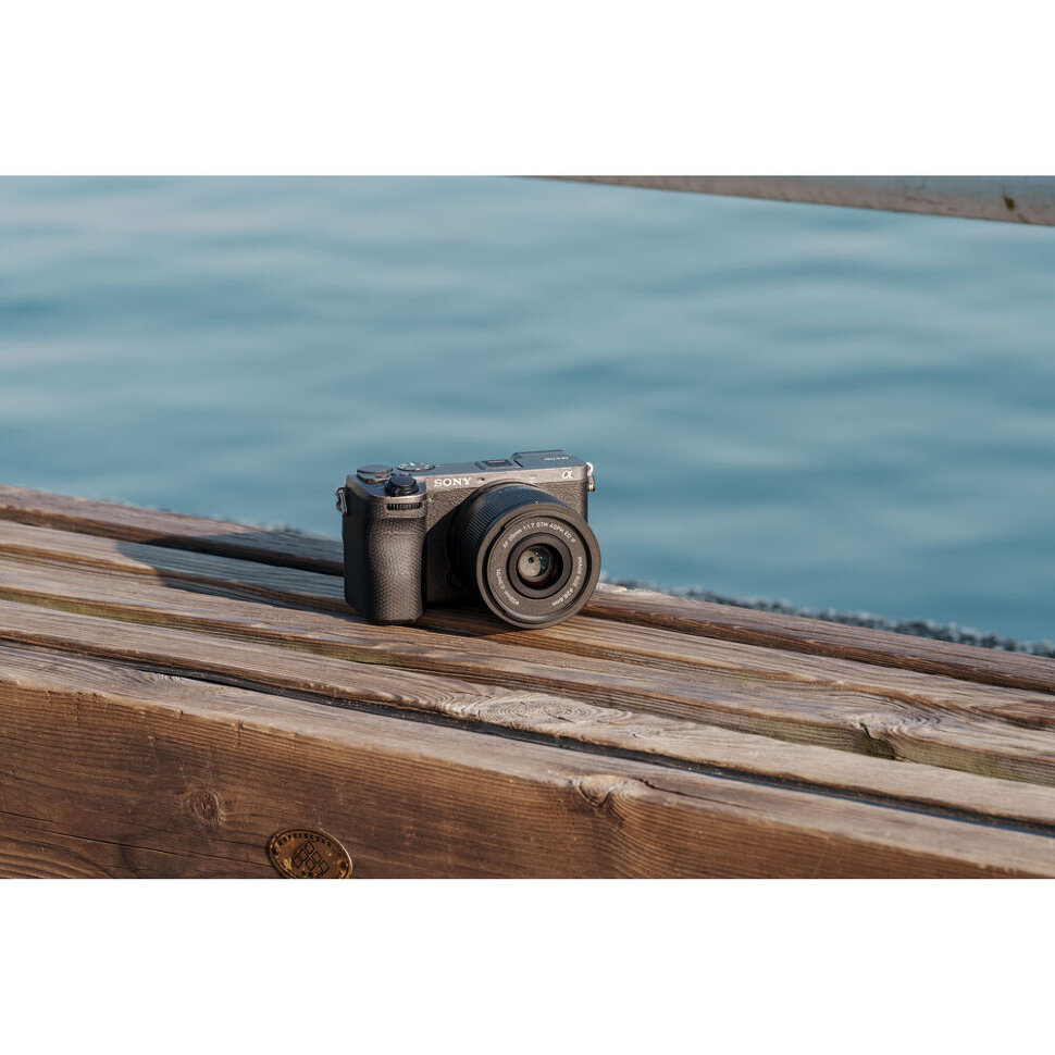 Объектив Viltrox Air AF 25mm F1.7 E-mount Объектив Viltrox Air AF 25mm F1.7 E-mount