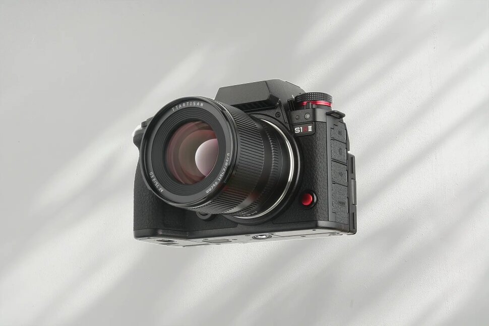 Объектив TTartisan AF 75mm F2 E-mount Объектив TTartisan AF 75mm F2 E-mount